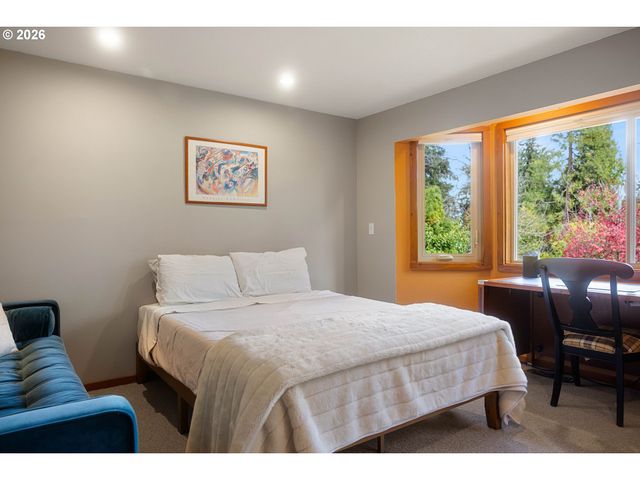 34817 MATTHEWS Rd, Eugene, OR 97405