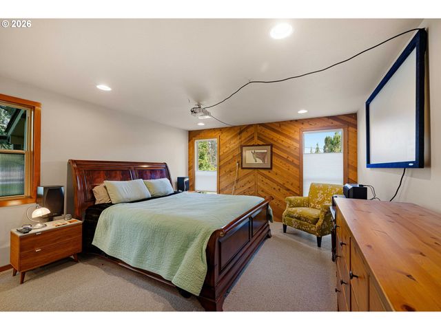 34817 MATTHEWS Rd, Eugene, OR 97405