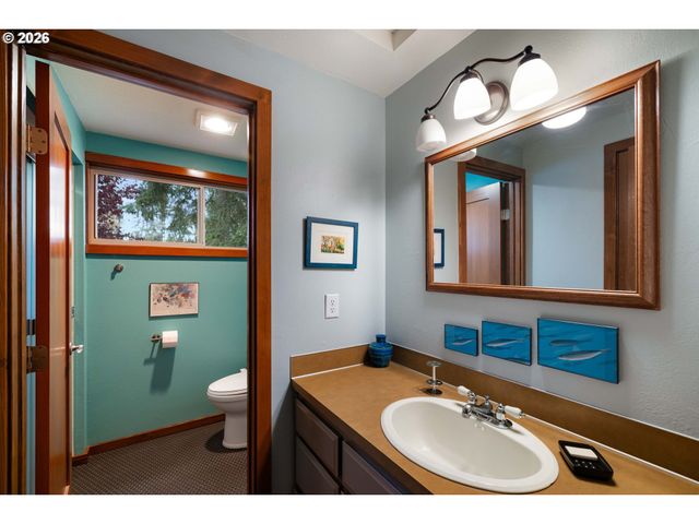 34817 MATTHEWS Rd, Eugene, OR 97405