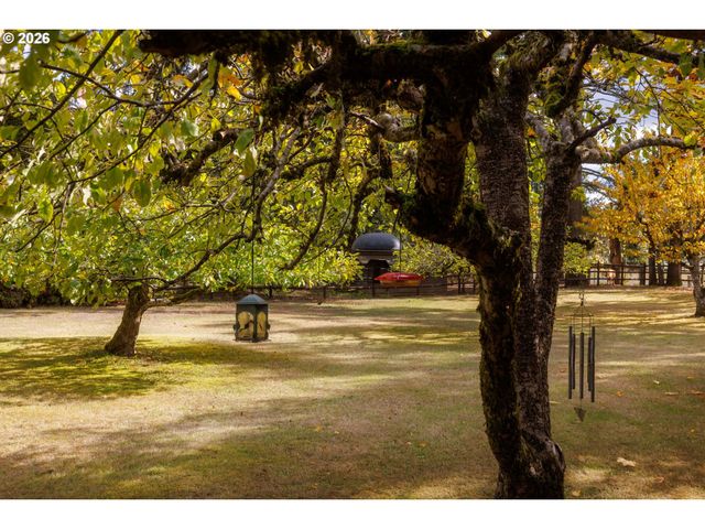 34817 MATTHEWS Rd, Eugene, OR 97405