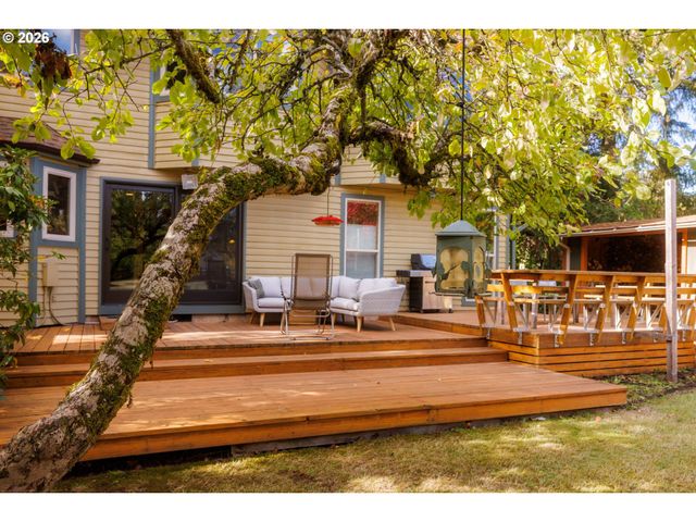 34817 MATTHEWS Rd, Eugene, OR 97405