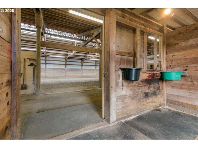 34817 MATTHEWS Rd, Eugene, OR 97405