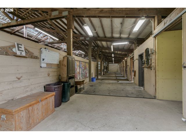 34817 MATTHEWS Rd, Eugene, OR 97405