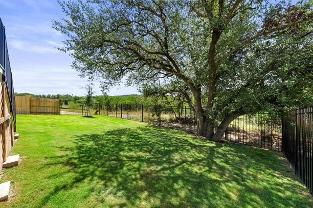 674 Iron Willow LOOP, Dripping Springs, TX 78620