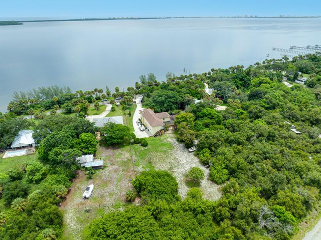 8945 S Indian River Drive, Fort Pierce, FL 34982