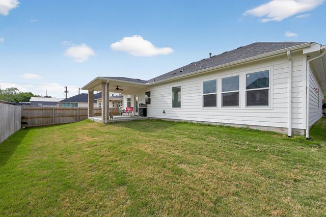 411 W Harwood Road, Euless, TX 76039