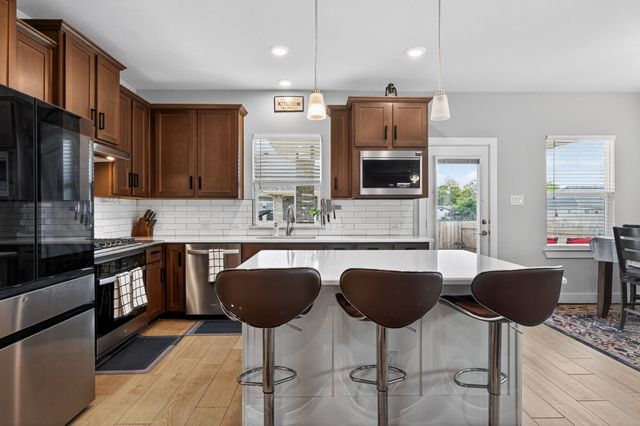 411 W Harwood Road, Euless, TX 76039