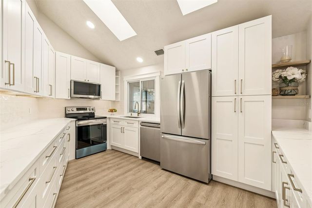 1228 RAINBROOK CIRCLE, Valrico, FL 33596