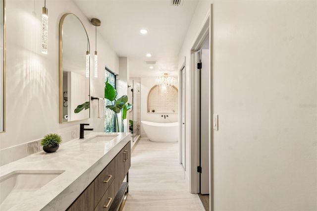 1228 RAINBROOK CIRCLE, Valrico, FL 33596