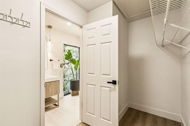 1228 RAINBROOK CIRCLE, Valrico, FL 33596