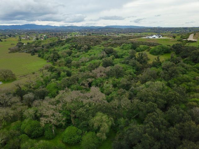 7622 Sagebrush Ln, Wallace, CA 95254