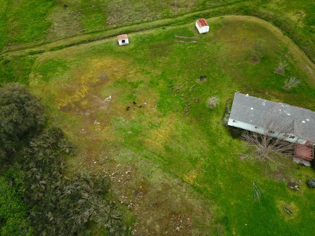 7622 Sagebrush Ln, Wallace, CA 95254