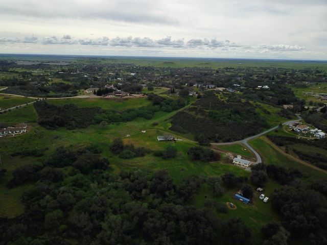 7622 Sagebrush Ln, Wallace, CA 95254