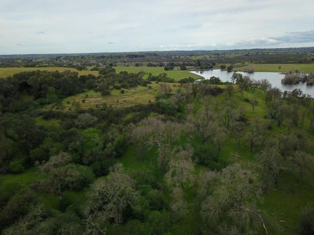 7622 Sagebrush Ln, Wallace, CA 95254