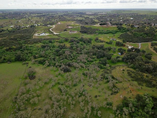 7622 Sagebrush Ln, Wallace, CA 95254