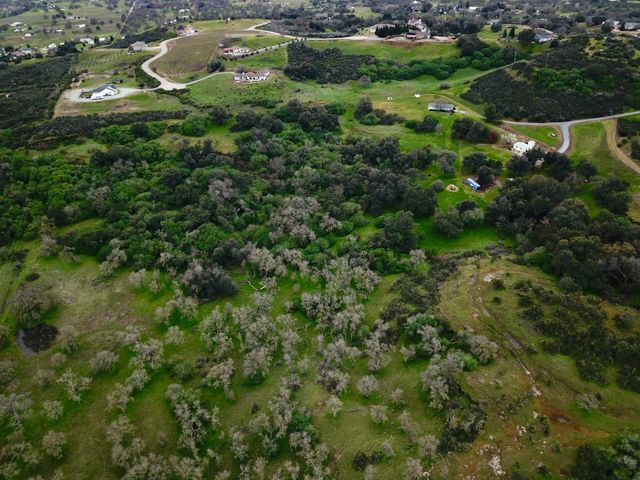 7622 Sagebrush Ln, Wallace, CA 95254