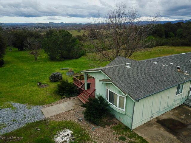 7622 Sagebrush Ln, Wallace, CA 95254