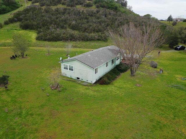 7622 Sagebrush Ln, Wallace, CA 95254