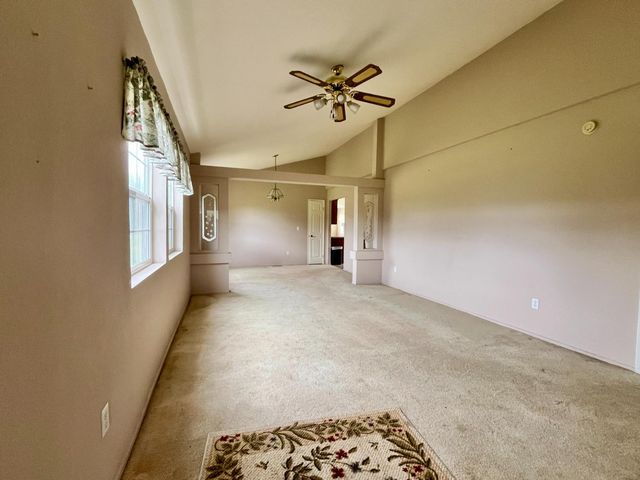 7622 Sagebrush Ln, Wallace, CA 95254