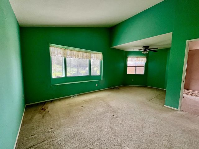 7622 Sagebrush Ln, Wallace, CA 95254