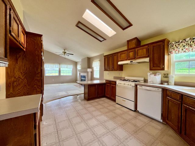 7622 Sagebrush Ln, Wallace, CA 95254