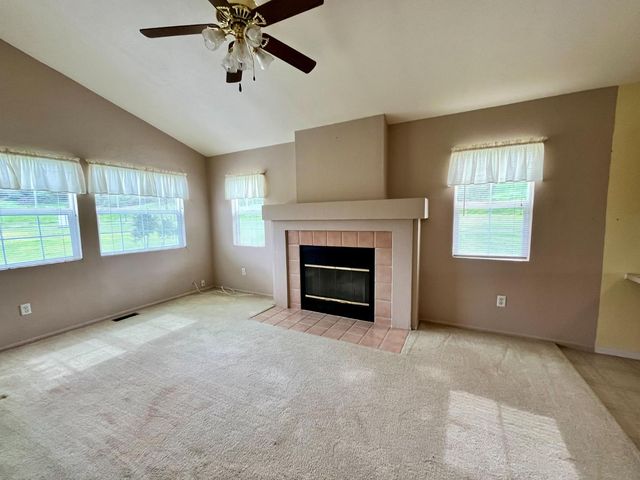 7622 Sagebrush Ln, Wallace, CA 95254