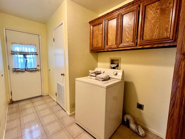 7622 Sagebrush Ln, Wallace, CA 95254