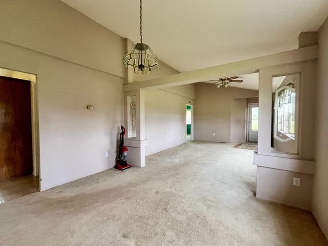 7622 Sagebrush Ln, Wallace, CA 95254