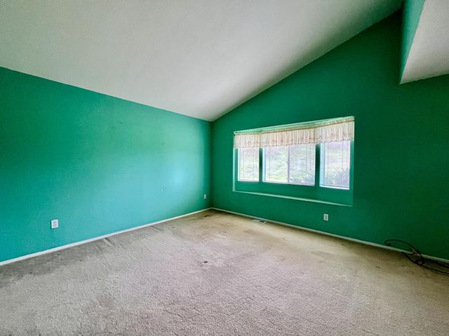 7622 Sagebrush Ln, Wallace, CA 95254