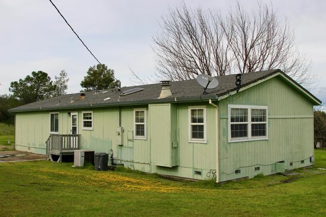 7622 Sagebrush Ln, Wallace, CA 95254