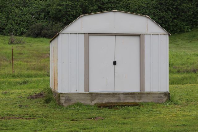 7622 Sagebrush Ln, Wallace, CA 95254