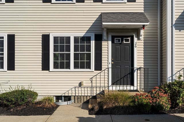 26 Boxberry Ln 26, Rockland, MA 02370