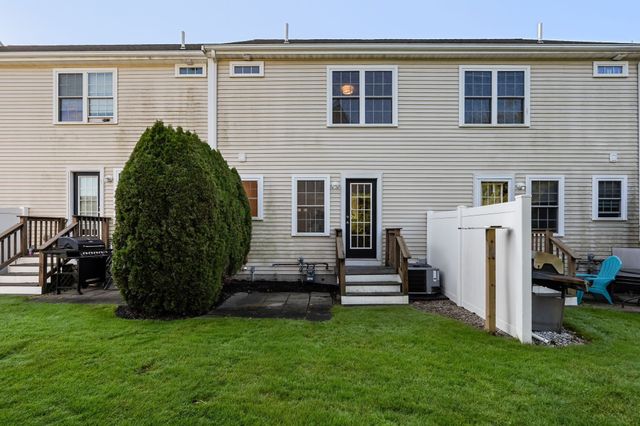 26 Boxberry Ln 26, Rockland, MA 02370