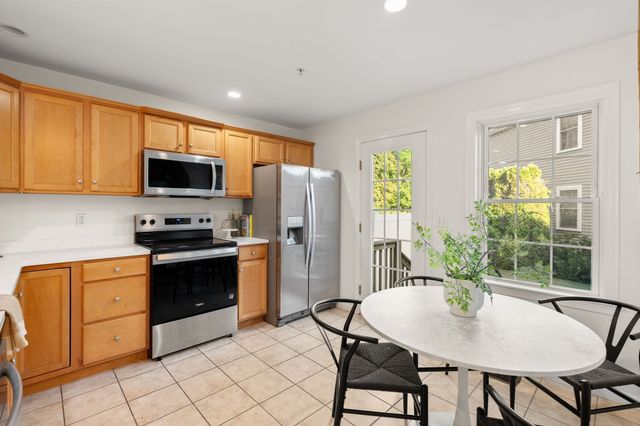 26 Boxberry Ln 26, Rockland, MA 02370