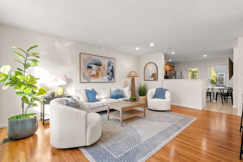 26 Boxberry Ln 26, Rockland, MA 02370