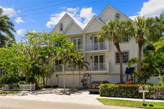 888 10th ST S 101, Naples, FL 34102