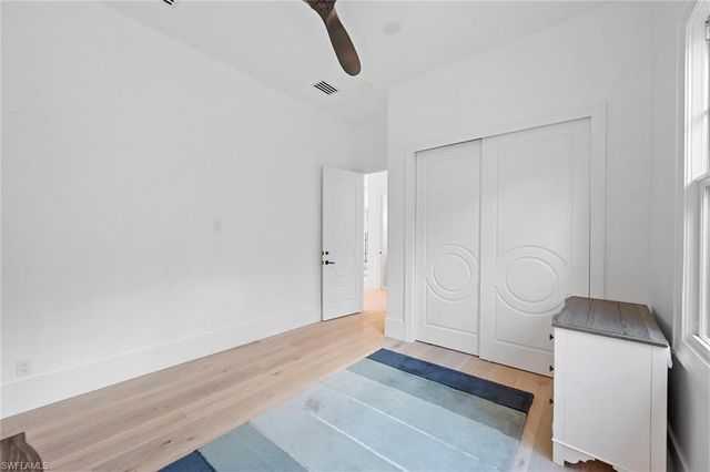 2749 Medallist LN, Naples, FL 34109