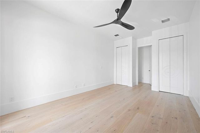 2749 Medallist LN, Naples, FL 34109