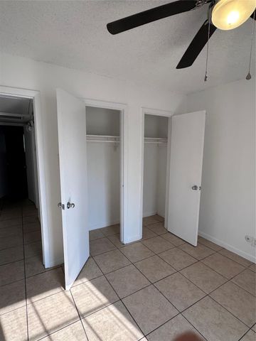 703 S 2nd Street, La Porte, TX 77571