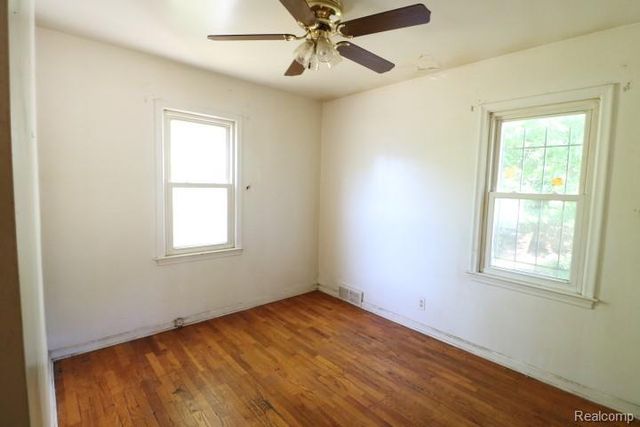 5710 Dupont Street, Flint, MI 48505