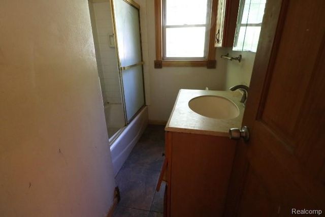 5710 Dupont Street, Flint, MI 48505