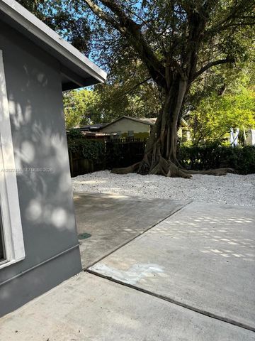 5911 NW 5th Ct 5911, Miami, FL 33127