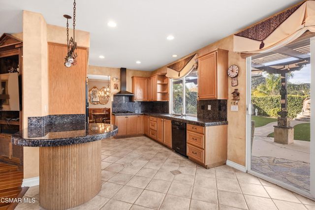 615 Camino Del Lago, Newbury Park, CA 91320