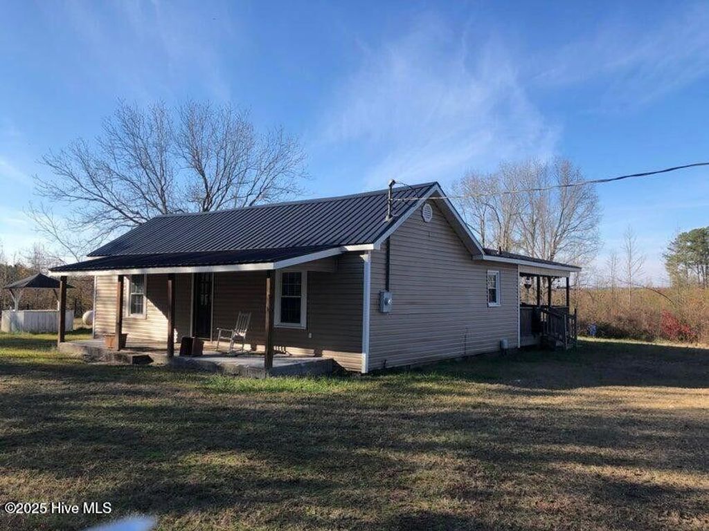 Image 2 of property listing at 316 Old Cheraw Highway, Rockingham, NC 28379