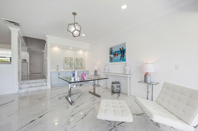 2435 Presidential Way H, West Palm Beach, FL 33401