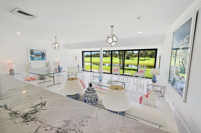 2435 Presidential Way H, West Palm Beach, FL 33401