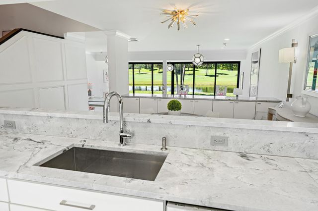 2435 Presidential Way H, West Palm Beach, FL 33401