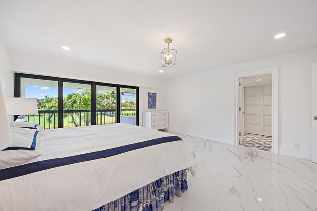 2435 Presidential Way H, West Palm Beach, FL 33401