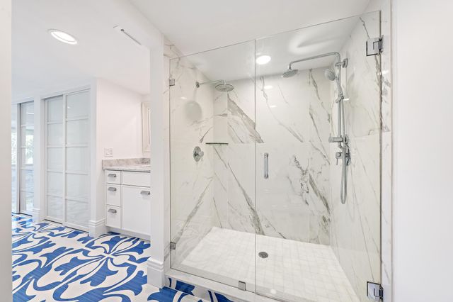2435 Presidential Way H, West Palm Beach, FL 33401
