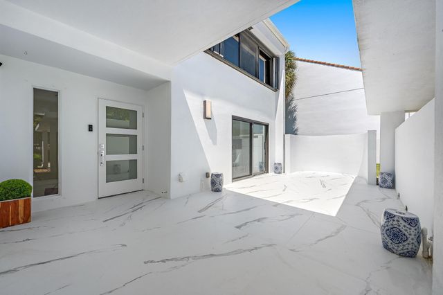 2435 Presidential Way H, West Palm Beach, FL 33401